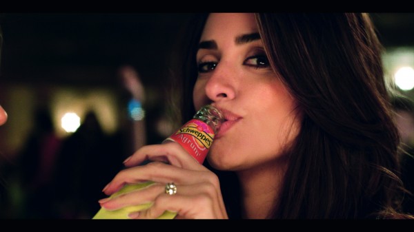 villa-schweppes-peneloppe-cruz-publicite-spot-video