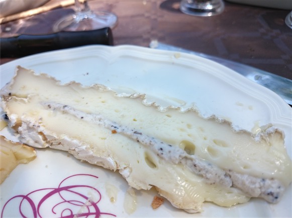 gastronomie-fromage-brie-meaux-aoc-truffe