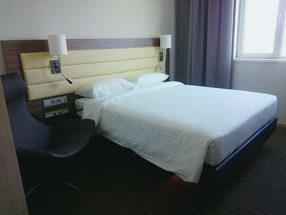 moxy-hotel-marriott-milano-bedroom-2